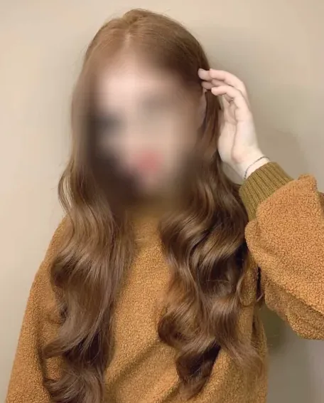 Julia, 24 años
